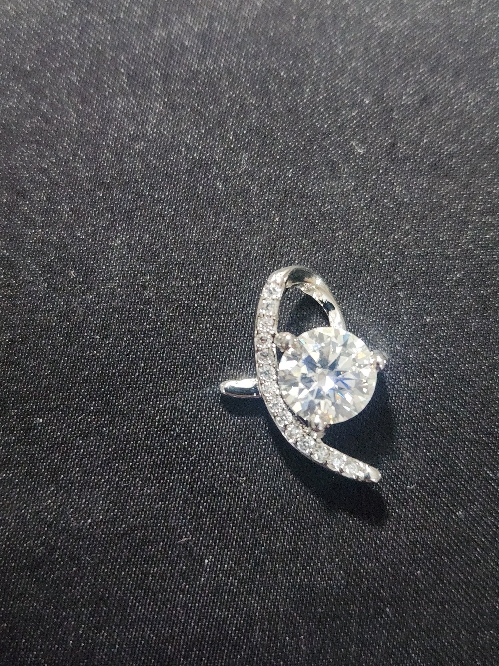 Elegant Silver Moissanite Pendant Necklace with Clear Center Stone